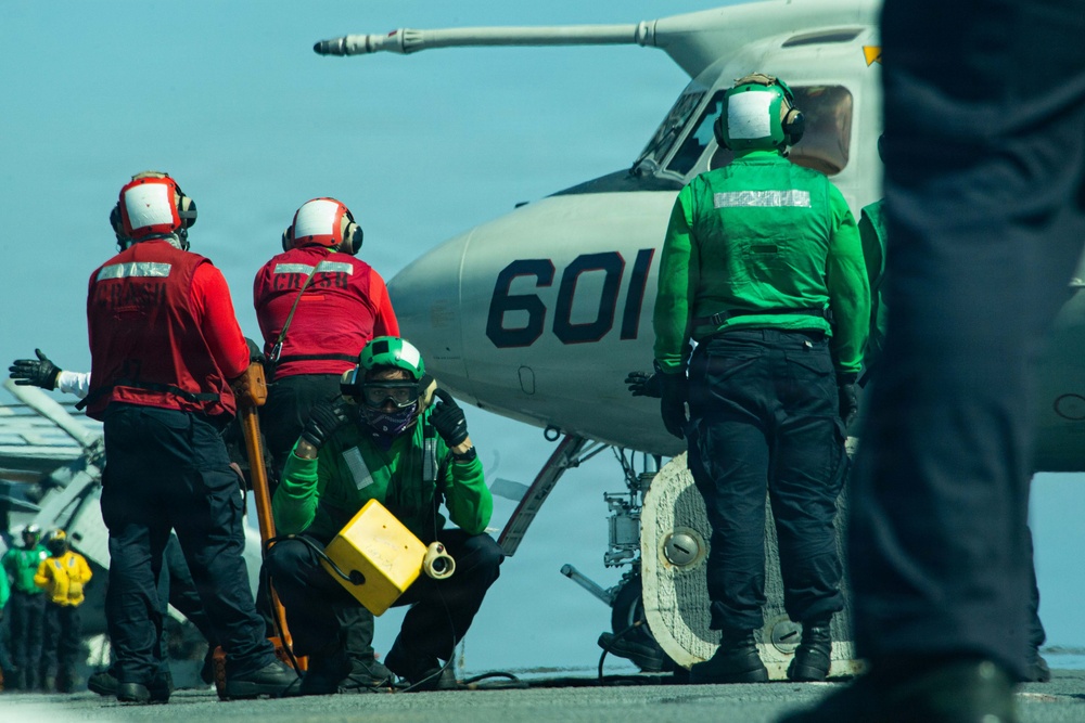 Ike conducts flight deck certification in Atlantic Ocean