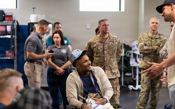 Gronk Visits Walter Reed