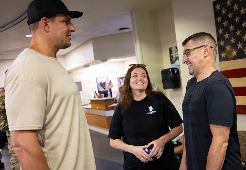 Gronk Visits Walter Reed
