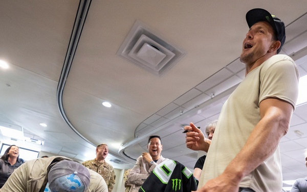 Gronk Visits Walter Reed