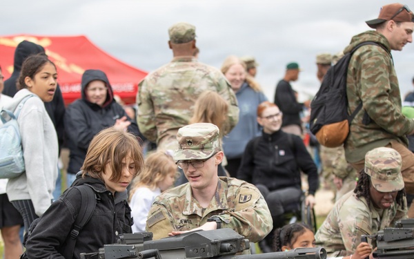 Molly Pitcher: U.S. Army hosts a live-fire for Soldiers and their families