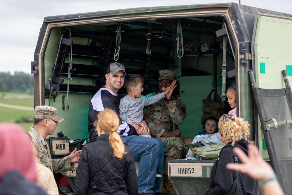 Molly Pitcher: U.S. Army hosts a live-fire for Soldiers and their families