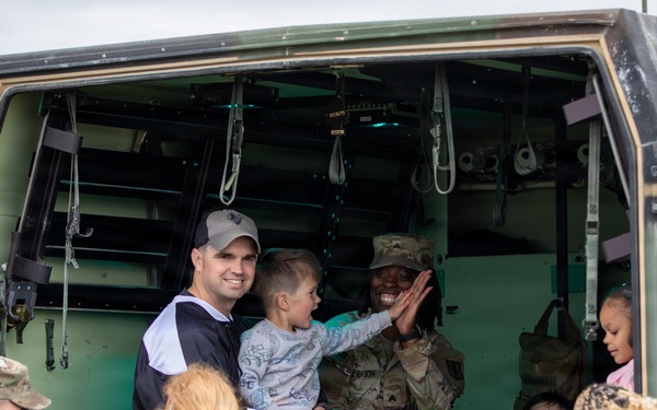 Molly Pitcher: U.S. Army hosts a live-fire for Soldiers and their families