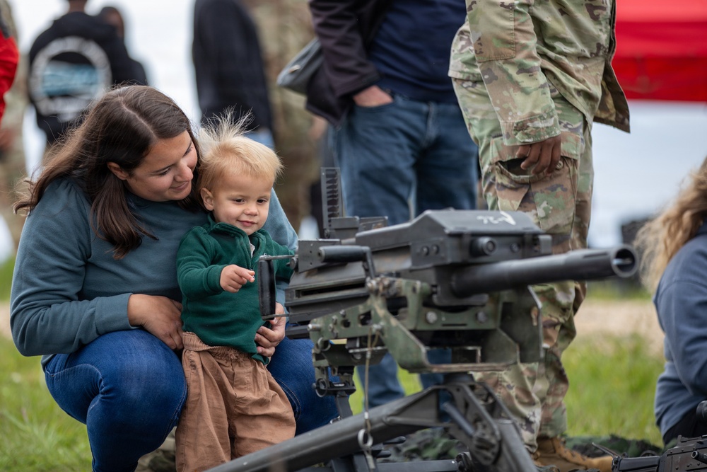 Molly Pitcher: U.S. Army hosts a live-fire for Soldiers and their families