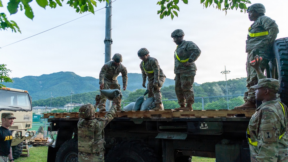 E3B Soldiers Endure EPFA Test at Camp Casey