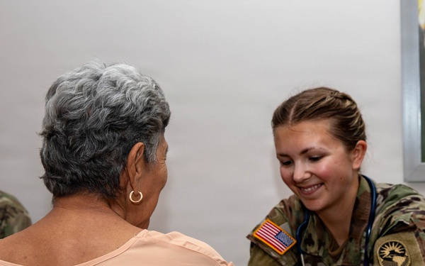 U.S. Service Members provide care to Azuero Panama in collaboration with Juntos por la Salud