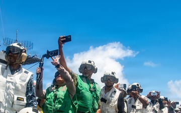 Suriname Government and Military Officials Visit USS Nimitz