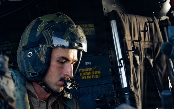 31st MEU | U.S. Marines conduct aerial sniper training