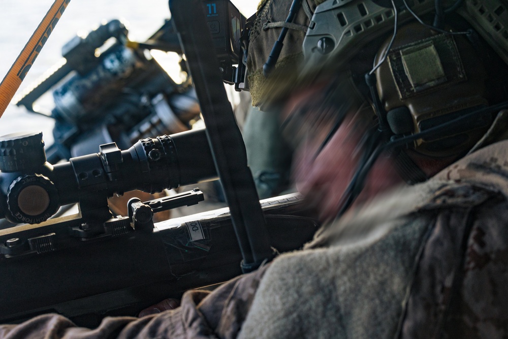 31st MEU | U.S. Marines conduct aerial sniper training