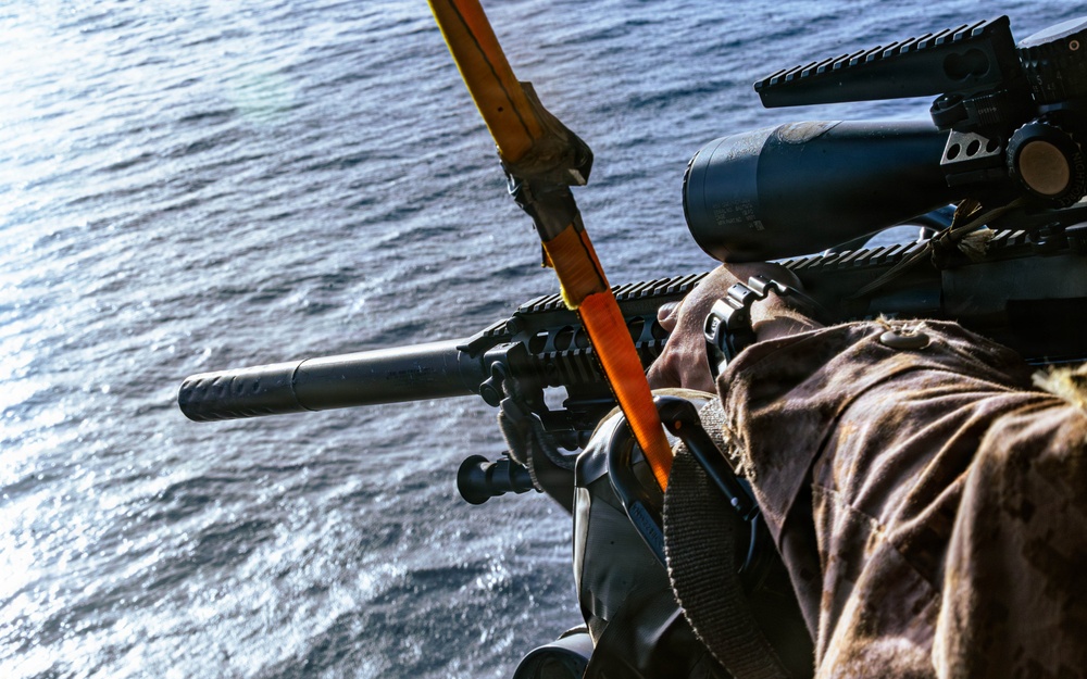31st MEU | U.S. Marines conduct aerial sniper training