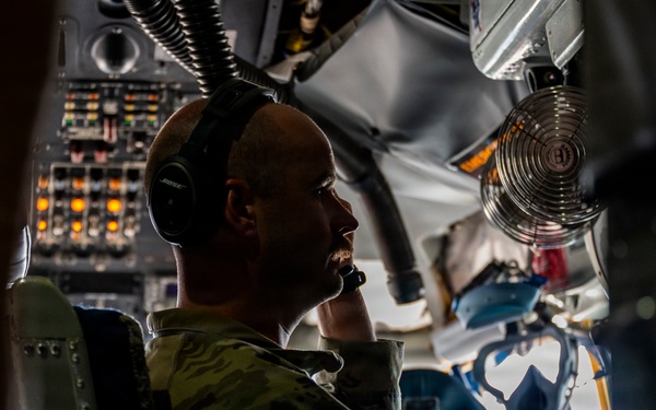 KC-135 Stratotanker fuels F-35 Lightning II