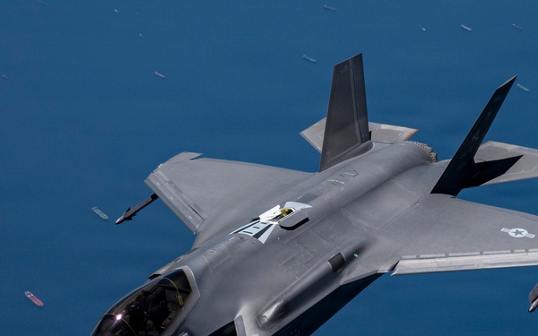 KC-135 Stratotanker fuels F-35 Lightning II