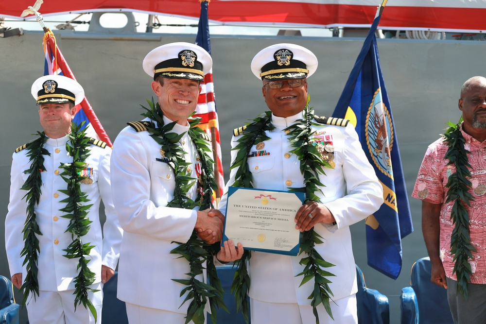 USS Daniel Inouye Holds Change of Command Ceremony