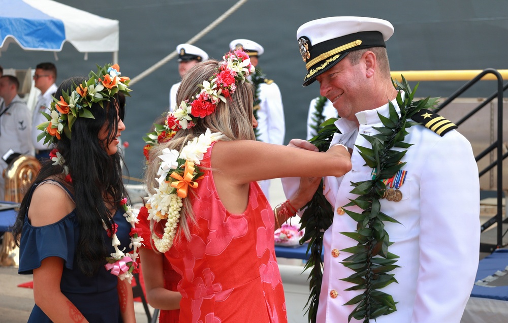 USS Daniel Inouye Holds Change of Command Ceremony