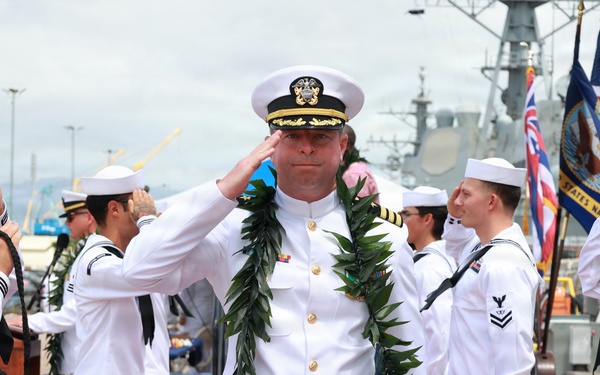 USS Daniel Inouye Holds Change of Command Ceremony