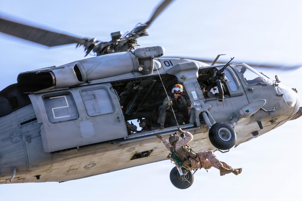 31st MEU | Force Reconnaissance Platoon Helicopter Extraction Refinement