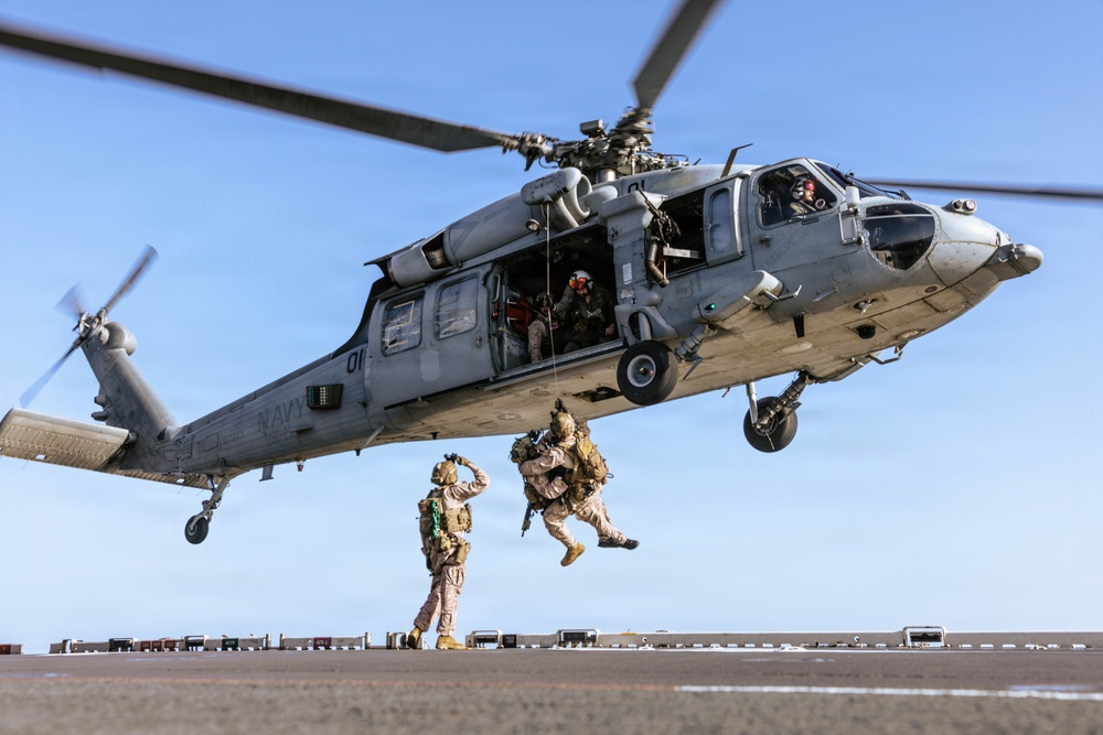 31st MEU | Force Reconnaissance Platoon Helicopter Extraction Refinement