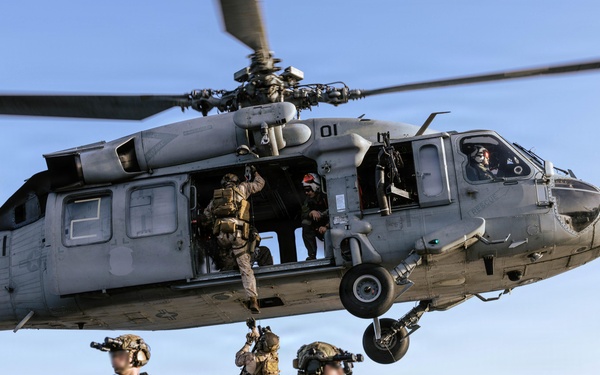 31st MEU | Force Reconnaissance Platoon Helicopter Extraction Refinement