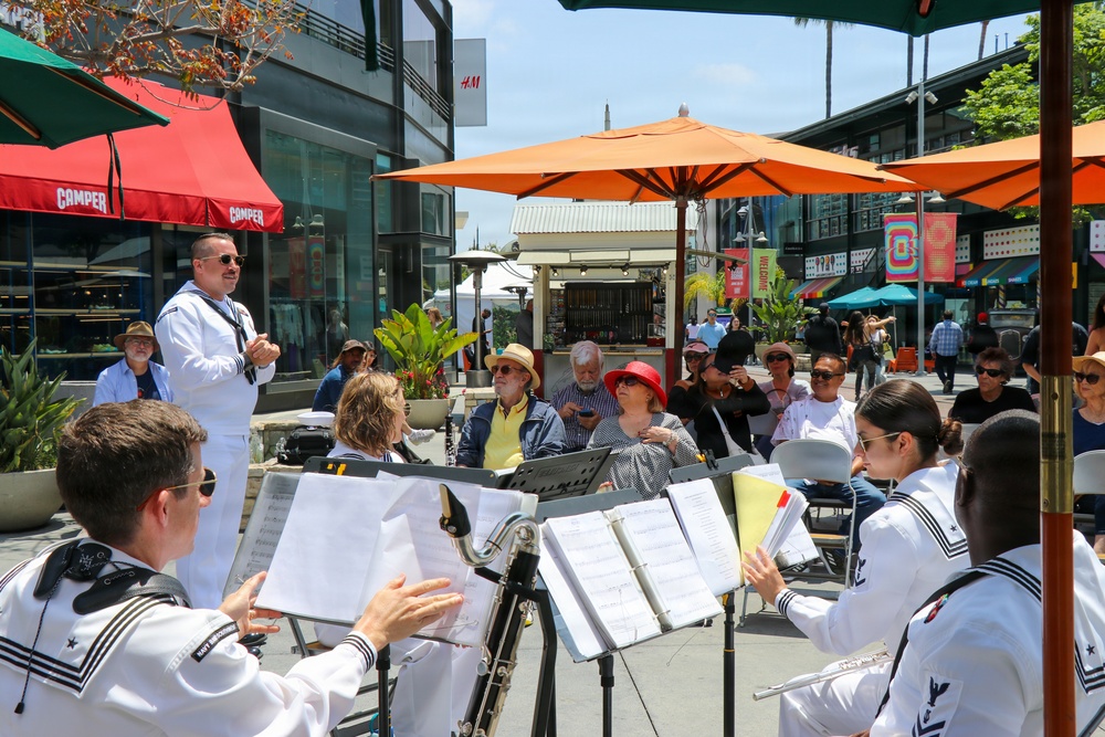 CNRSW Performs at LA Farmers Market