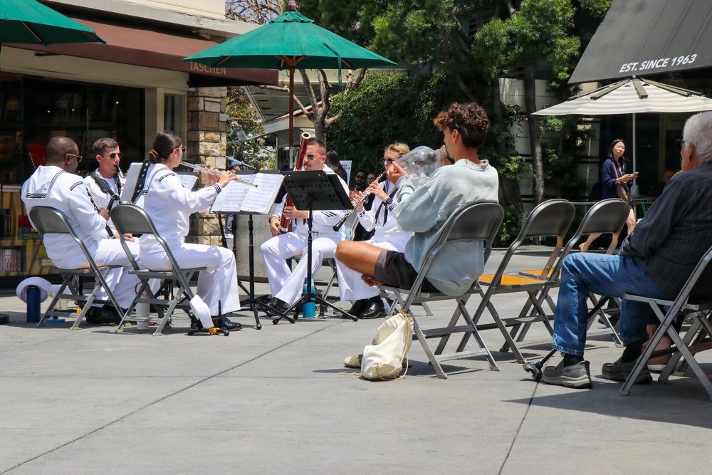 CNRSW Performs at LA Farmers Market
