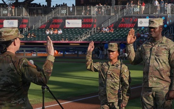 U.S. Army Soldiers Reenlist on Field During El Paso Baseball Game Ceremony