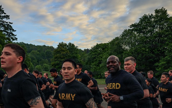 Knights Brigade Soldiers Honor Legacy of Fallen Service Members During Memorial Day Run