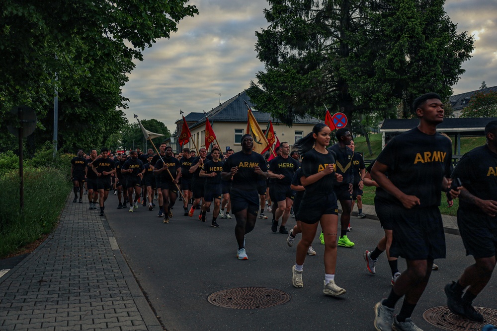 Knights Brigade Soldiers Honor Legacy of Fallen Service Members During Memorial Day Run