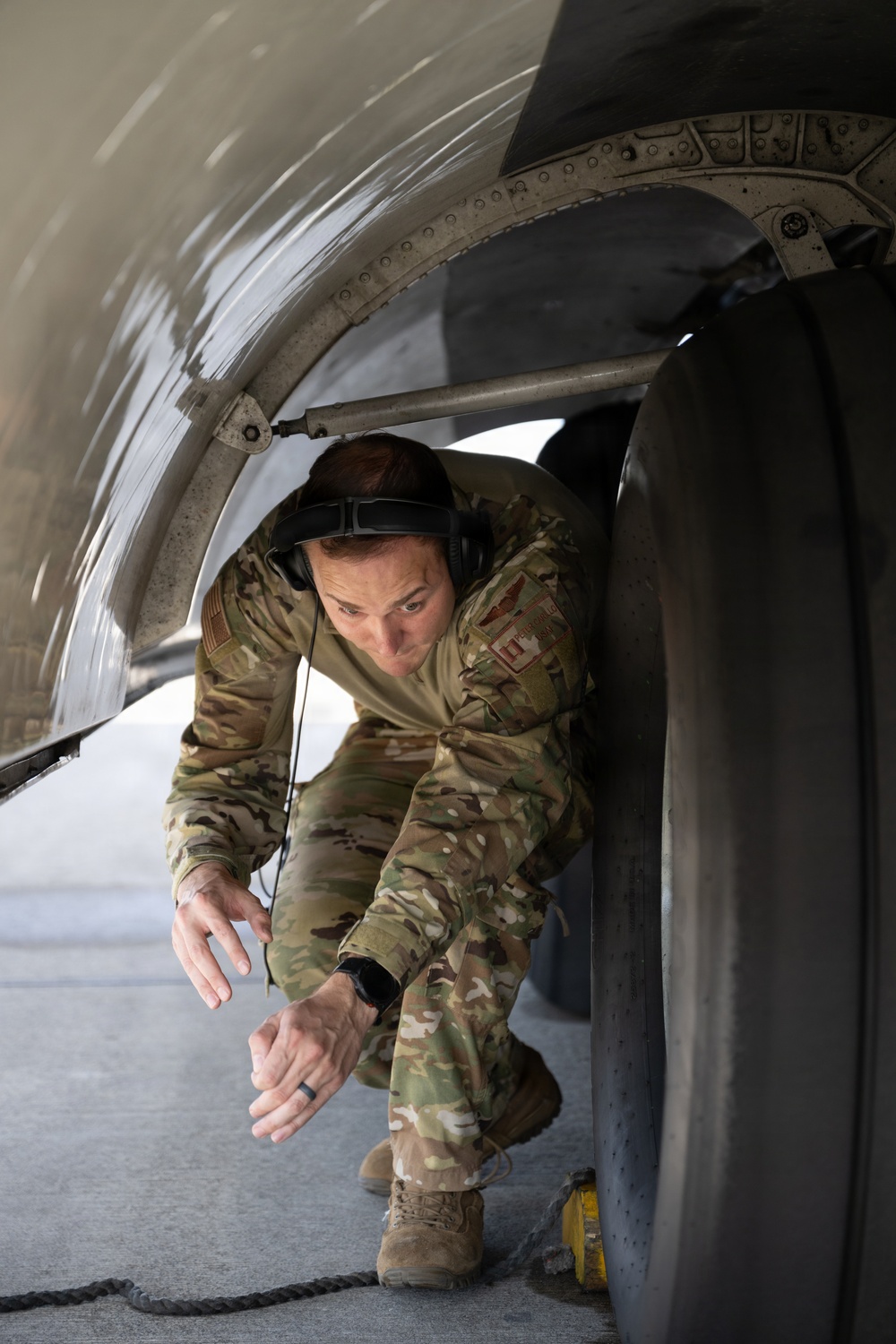 C-17 transits into the USCENTCOM AOR