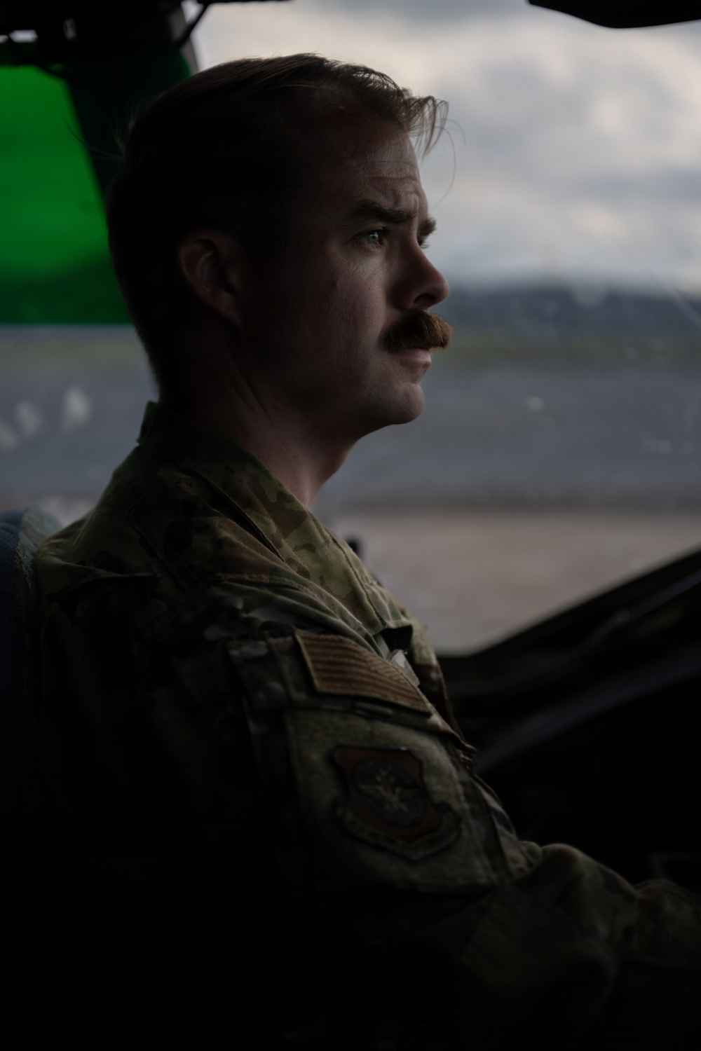C-17 transits into the USCENTCOM AOR