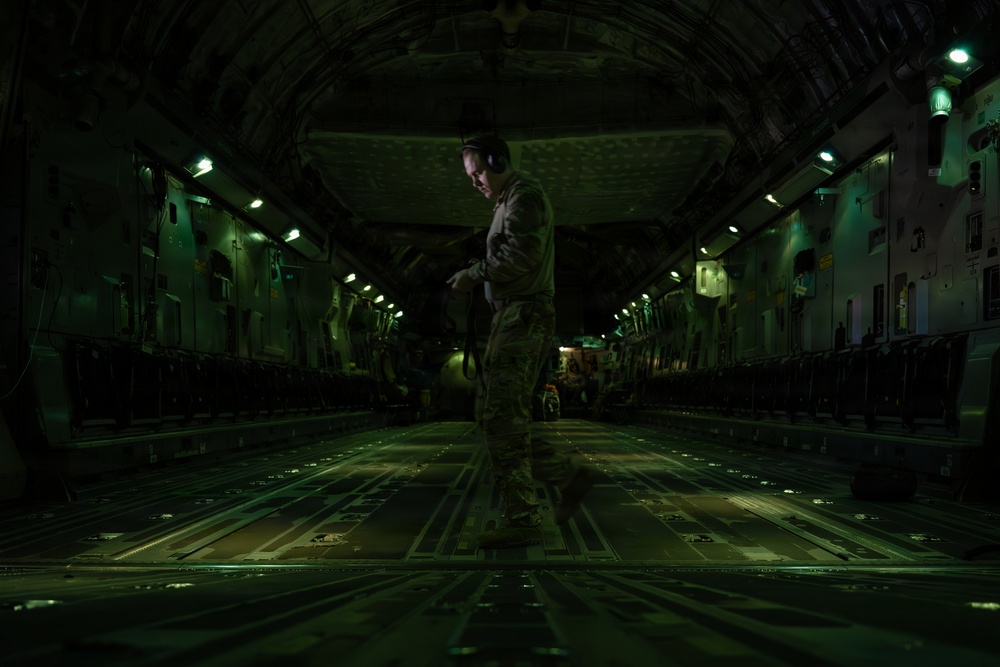 C-17 transits into the USCENTCOM AOR