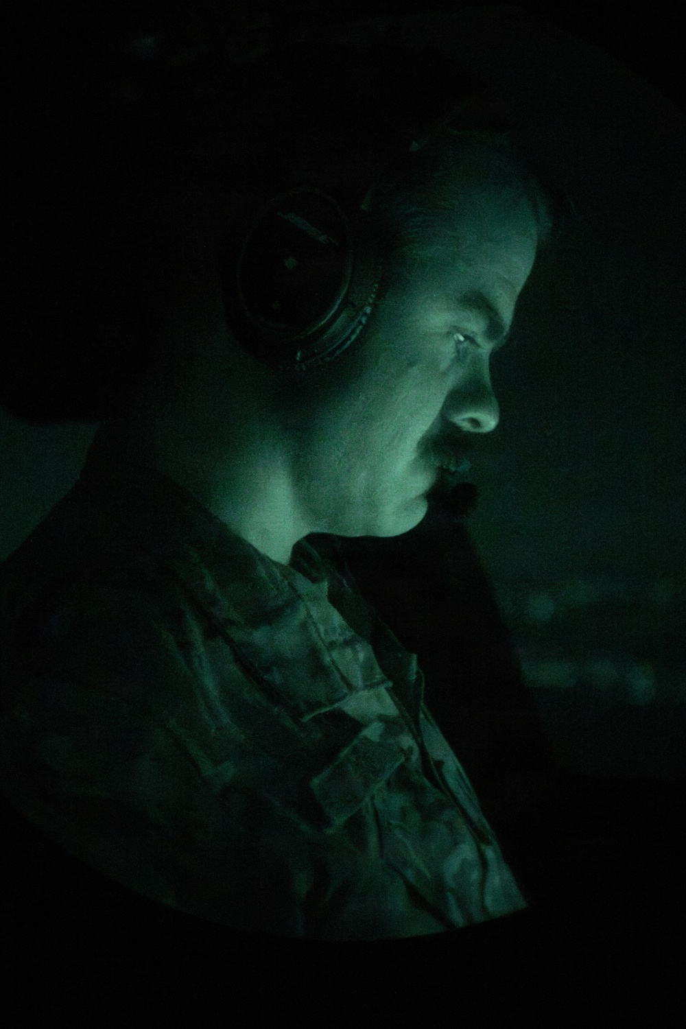C-17 transits into the USCENTCOM AOR