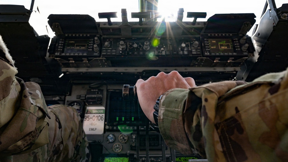 C-17 transits into the USCENTCOM AOR