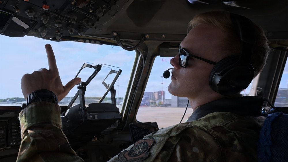 C-17 transits into the USCENTCOM AOR