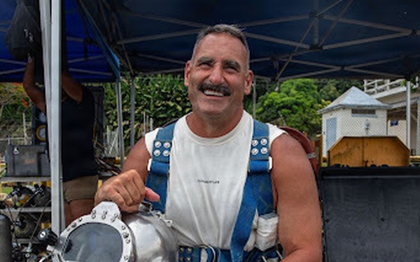 U.S. Army and ACP Divers Conduct Combined Underwater Training
