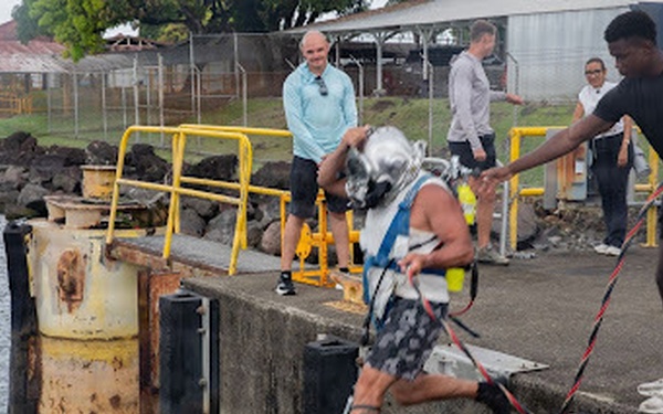 U.S. Army and ACP Divers Conduct Combined Underwater Training