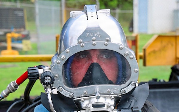 U.S. Army and ACP Divers Conduct Combined Underwater Training