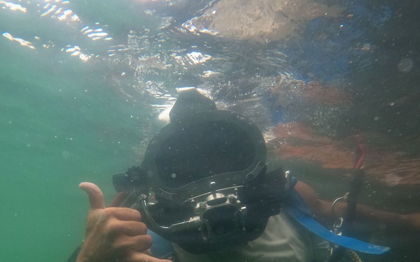 U.S. Army and ACP Divers Conduct Combined Underwater Training