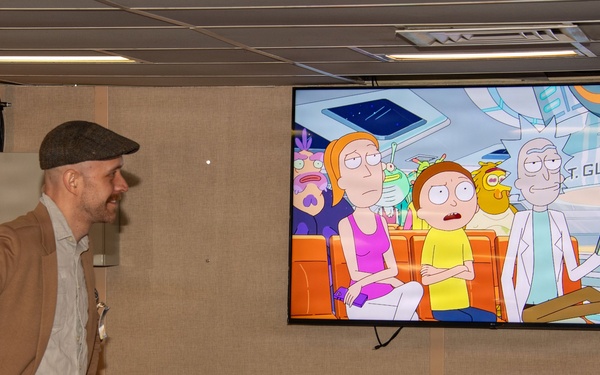 Sailors aboard USS Essex receive animation training