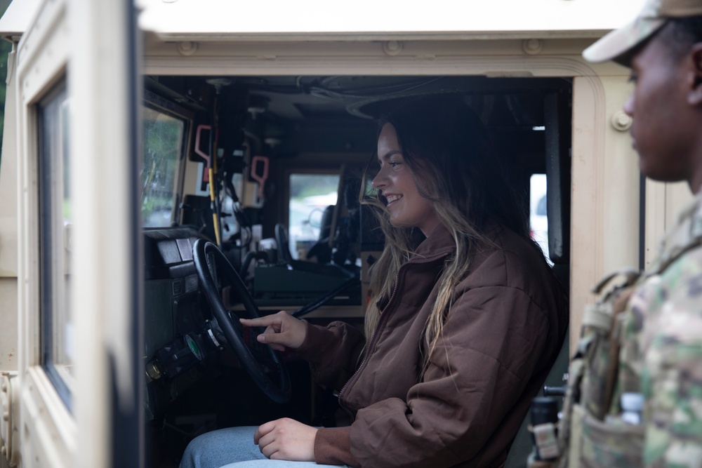 JTF-DC National Guardsmen Stage HMMWV near Lincoln Memorial