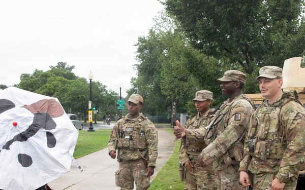 JTF-DC National Guardsmen Stage HMMWV near Lincoln Memorial