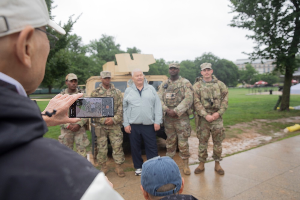 JTF-DC National Guardsmen Stage HMMWV near Lincoln Memorial
