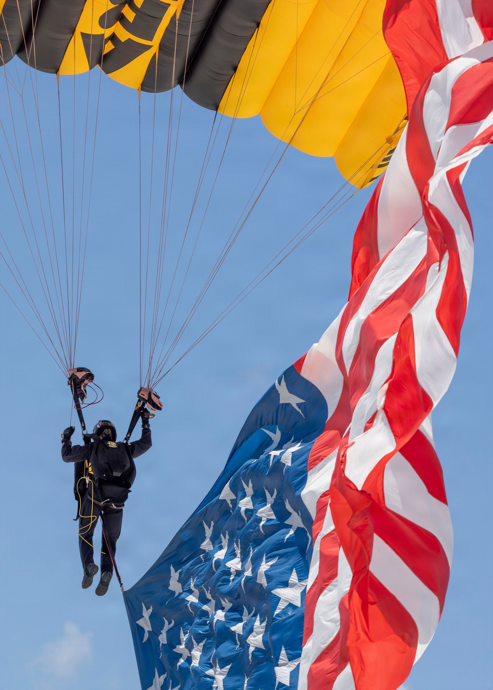Golden Knights Open Hyundai Air and Sea Show