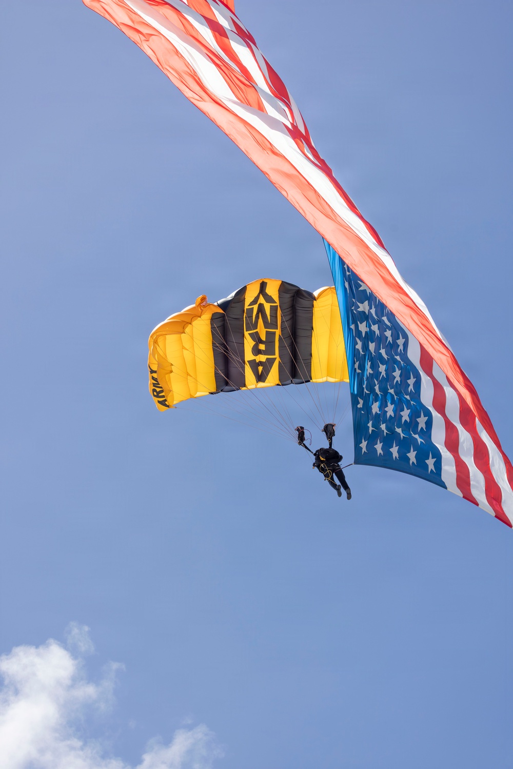 Golden Knights Open Hyundai Air and Sea Show