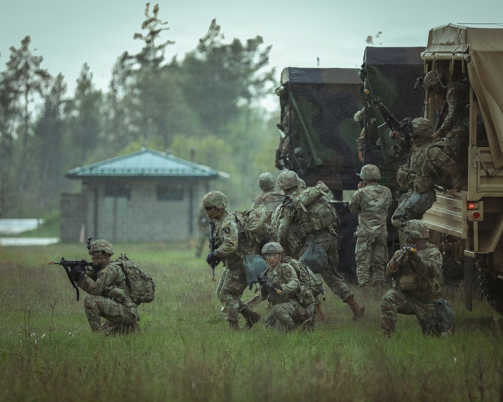 U.S. Army Reserve Soldiers react to Contact with Opposing Forces during the Best Squad Competition