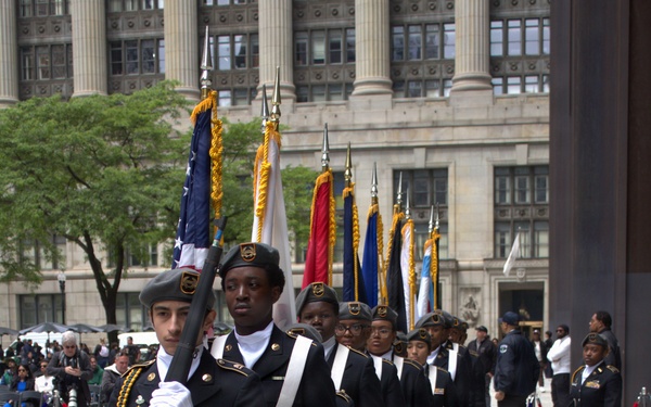 Chicago Honors Fallen Service Members During Memorial Day Ceremony at Daley Plaza