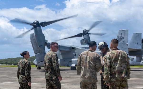 SOUTHCOM Commander Visits 24th MEU on Deployment