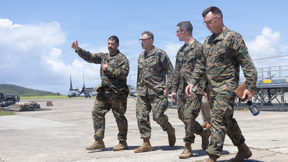 SOUTHCOM Commander Visits 24th MEU on Deployment