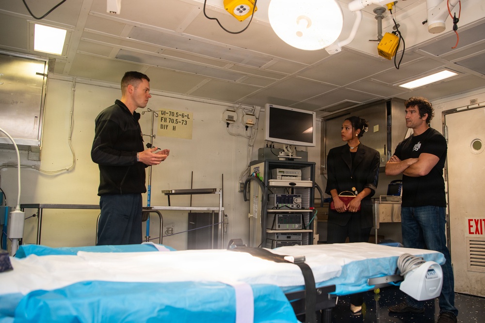 "Marshals" Actress Tours USS Essex