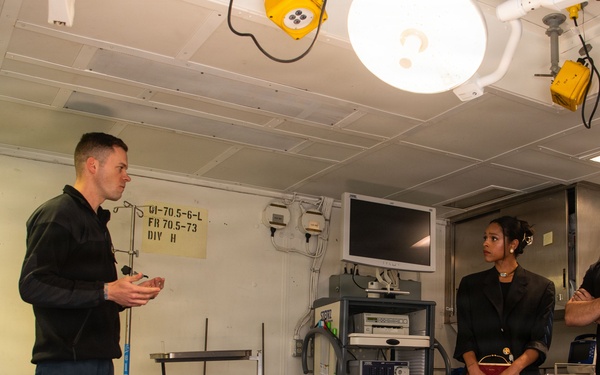 "Marshals" Actress Tours USS Essex