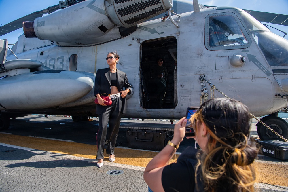 "Marshals" Actress Tours USS Essex